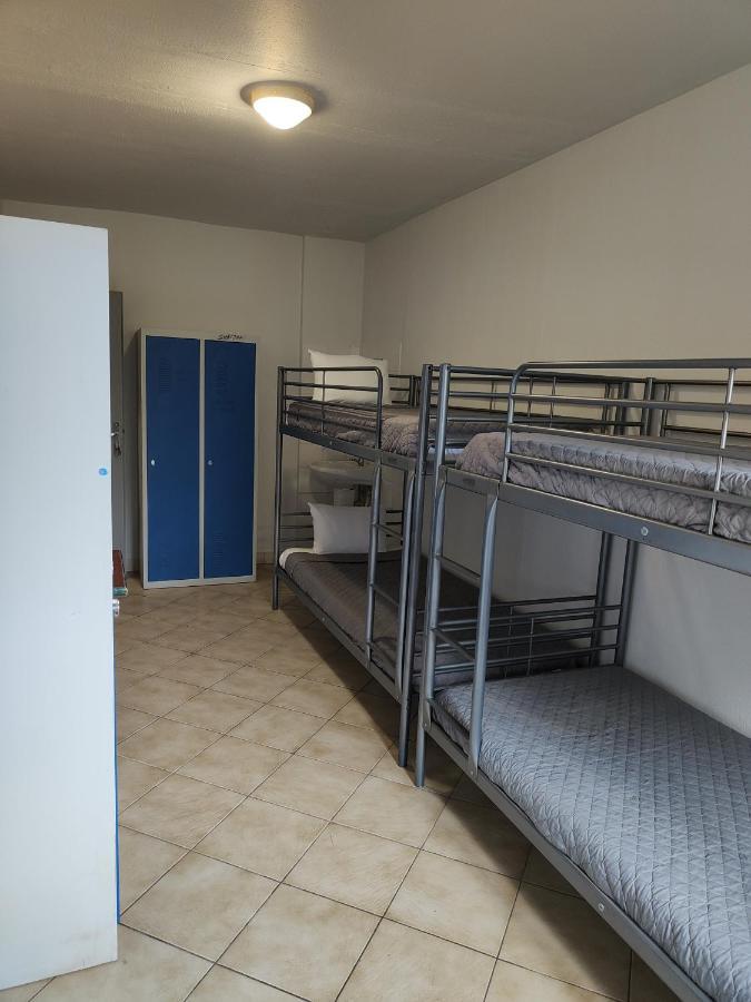 Hotel Les 4 Chenes Pontault-Combault Kültér fotó